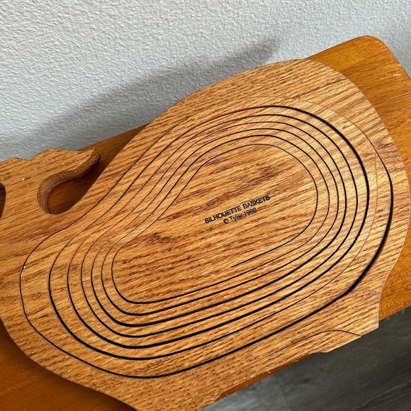 Vintage 1988 Silhouette Baskets Whale Wood Basket Retro Home Decor - Picture 2 of 4